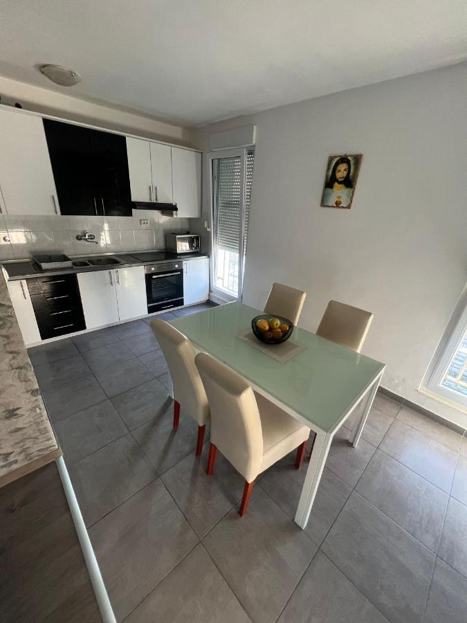 דירות ספליט Apartman Duzel מראה חיצוני תמונה